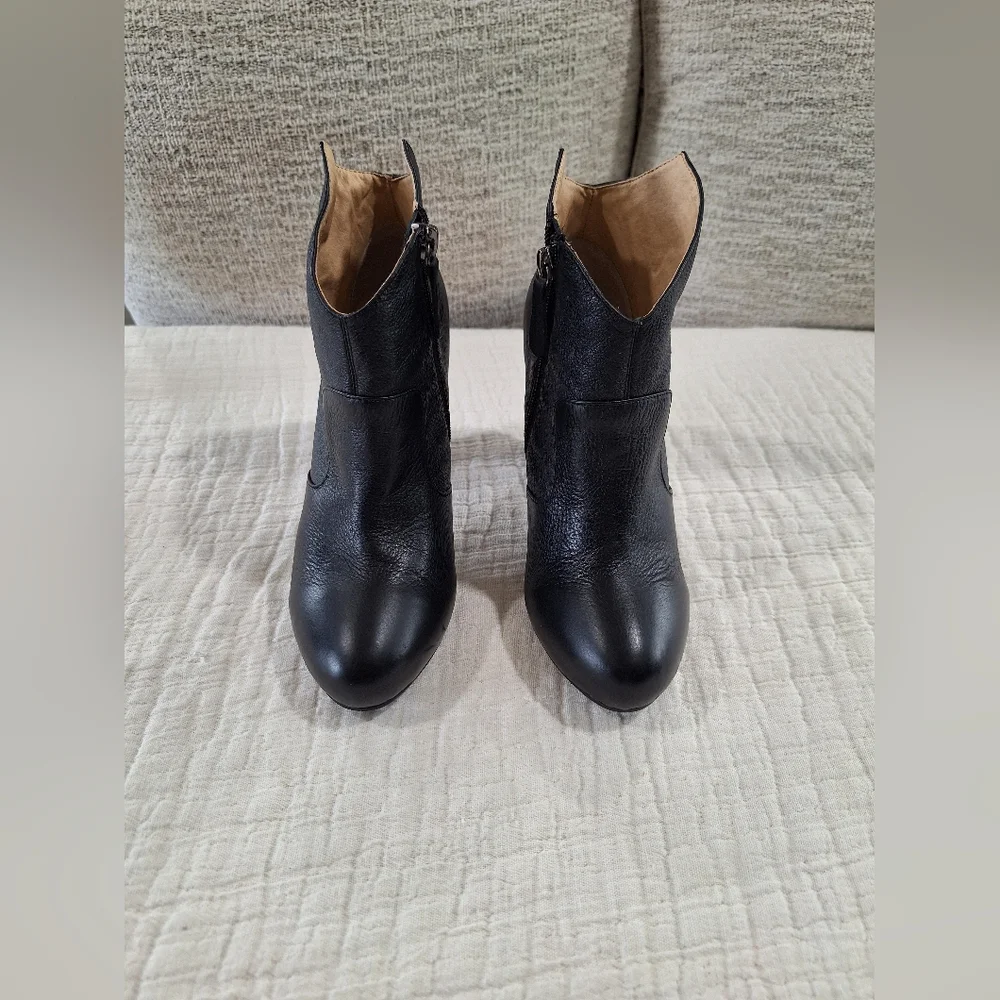 Mojo Moxy Black Ankle Booties Leather Side Zipper